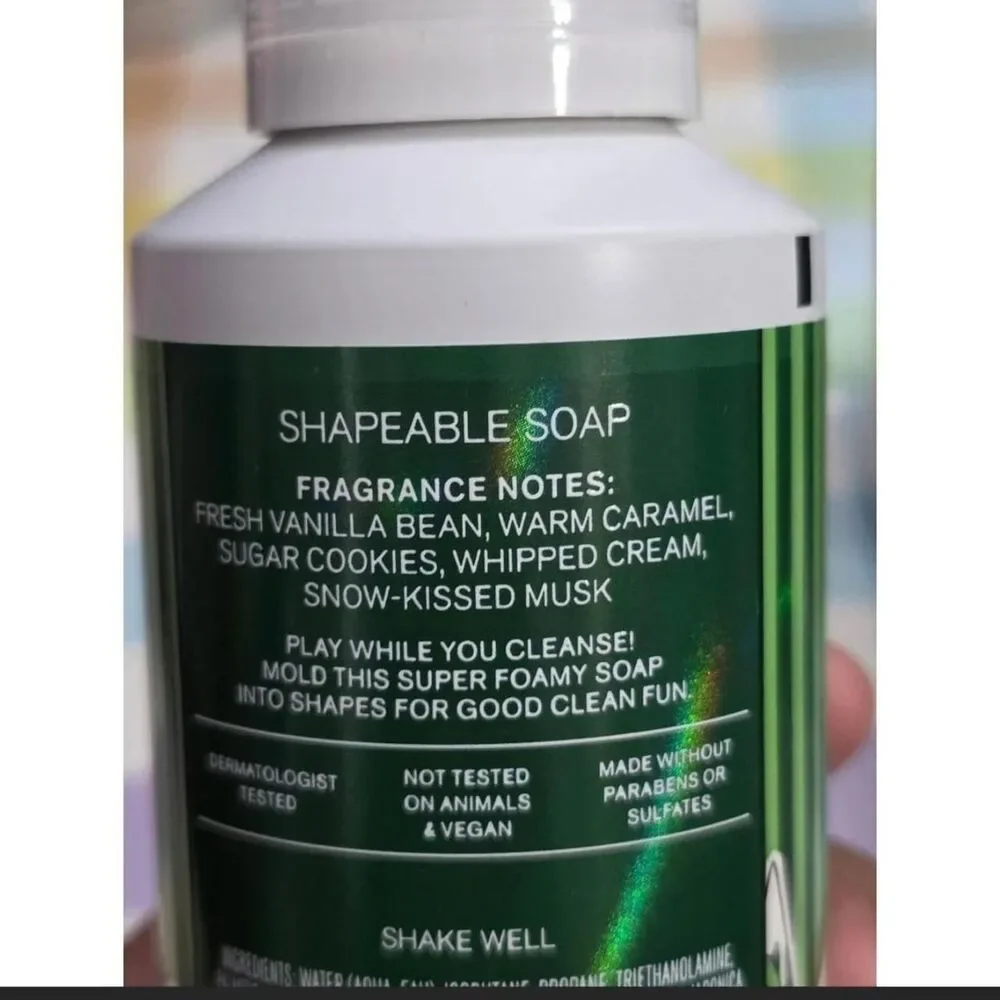 Bath-body-works Green and White Bath-and-body